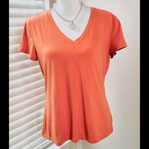 EUC V neck burnt orange T shirt. Short sleeves